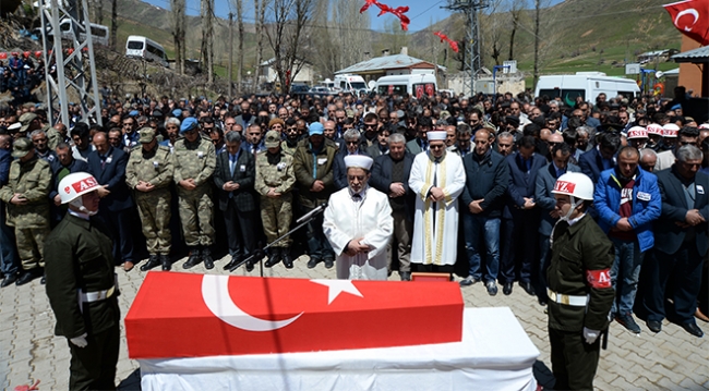 Şehitler son yolculuklarına uğurlandı