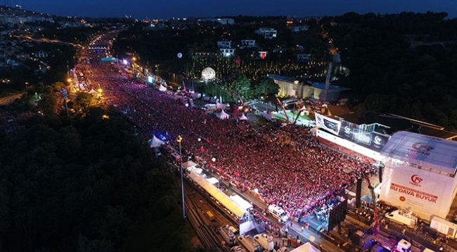 15 Temmuz Şehitler Köprüsü'nde şehitlerin isimleri okundu