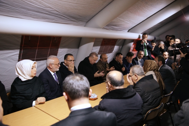 Cumhurbaşkanı Erdoğan'dan Afrin şehidi Özalkan'ın ailesine taziye ziyareti