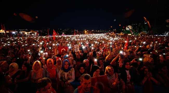 15 Temmuz Şehitler Köprüsü'nde şehitlerin isimleri okundu