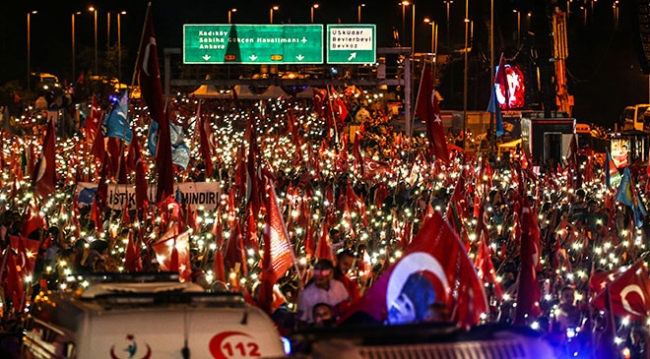 15 Temmuz Şehitler Köprüsü'nde şehitlerin isimleri okundu