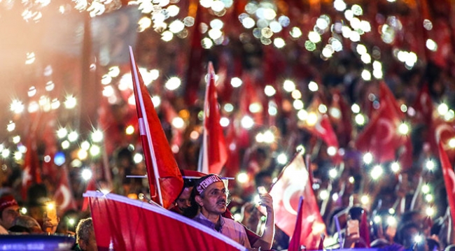 15 Temmuz Şehitler Köprüsü'nde şehitlerin isimleri okundu