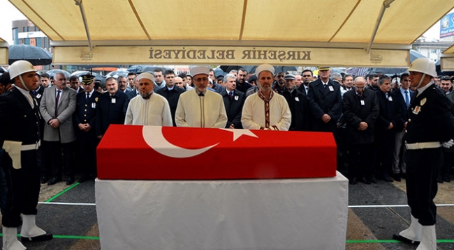 Organlarıyla hayat veren şehit polis Hayrettin Yılmaz toprağa verildi