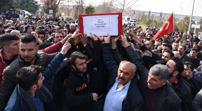 Şehit Piyade Erler Miraç Gürhan ve Hayrettin Dindar memleketlerinde toprağa verildi