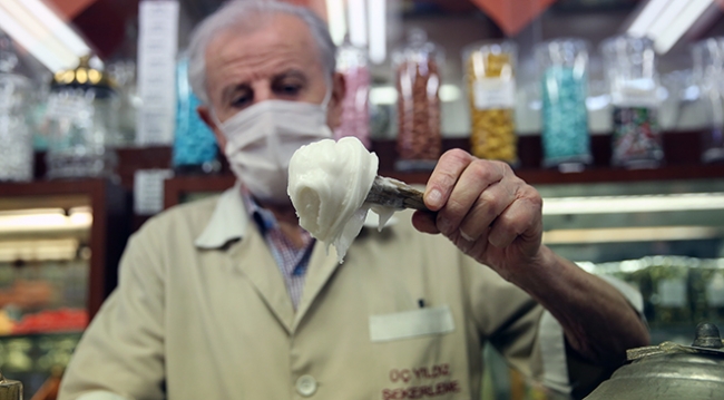 Beyoğlu'nun 65 yıllık şekercisi