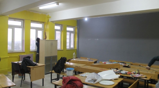 Şırnak'ta öğretmenler okullarını öğrencileri için hazırlıyor