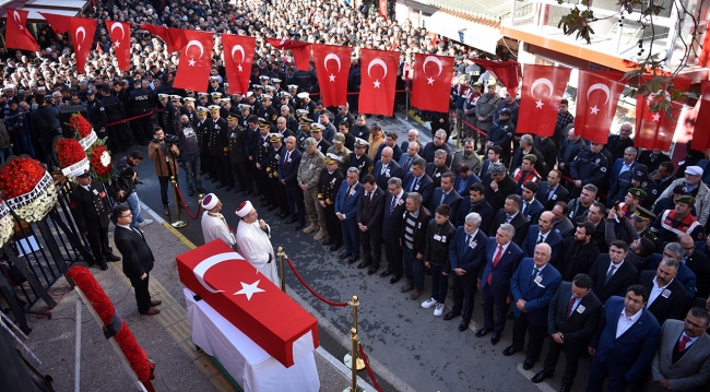 Şehit er son yolculuğuna uğurlandı