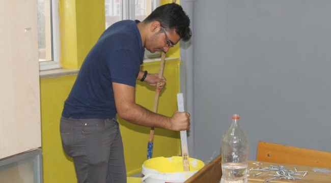 Şırnak'ta öğretmenler okullarını öğrencileri için hazırlıyor
