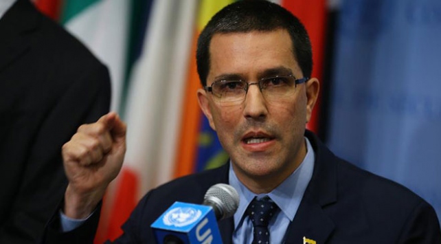 Venezuela Dışişleri Bakanı Arreaza ABD Venezuela'daki darbe girişiminin arkasında değil