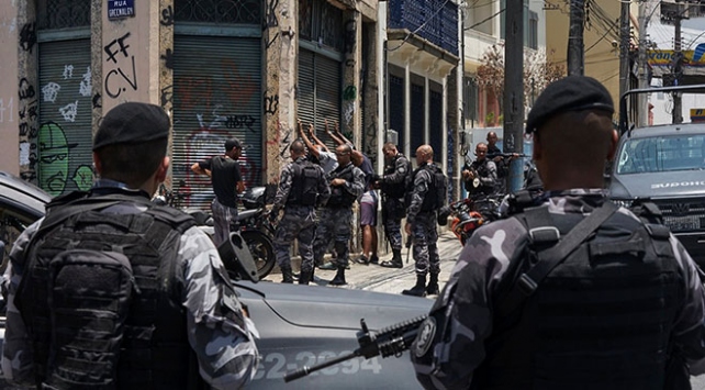 Brezilyada polis operasyonu: 13 ölü