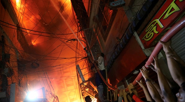 Bangladeşte yangın: En az 69 ölü