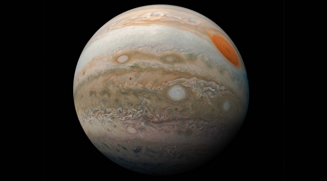 Juno uydusu Jüpiter'in Büyük Kırmızı Lekesini fotoğrafladı