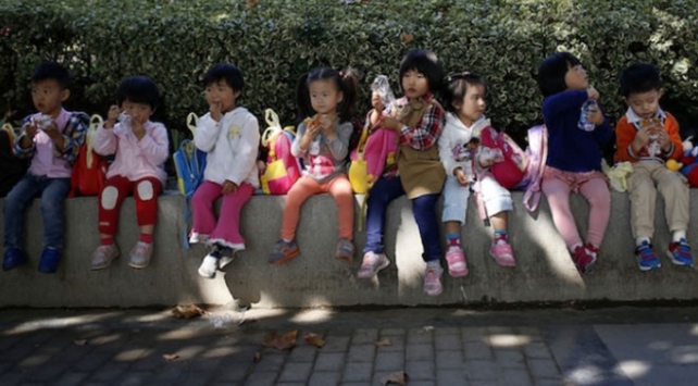 Çinde kreşte çocukları zehirlediğinden şüphelenilen öğretmen gözaltına alındı