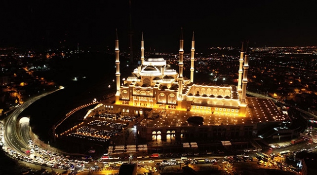 Türkiyenin en büyük camisi bugün resmen açılıyor