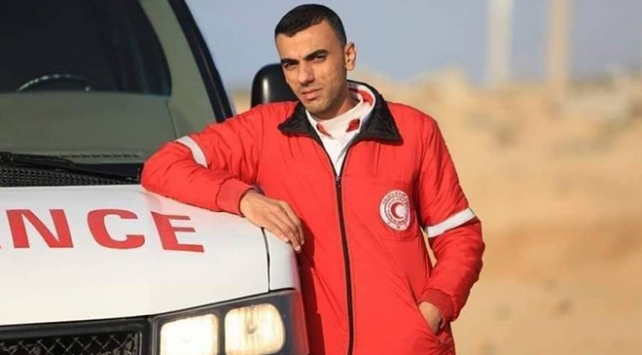 İsrail askerlerinin yaraladığı Filistinli sağlık görevlisi şehit oldu