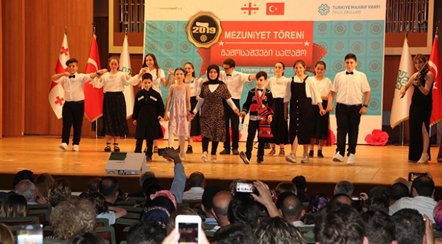 Türkiye Maarif Vakfı Tiflis Okulları mezunlarını verdi