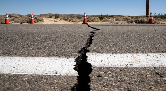 Californiadaki deprem 100 milyon dolarlÄ±k hasara yol aÃ§tÄ±