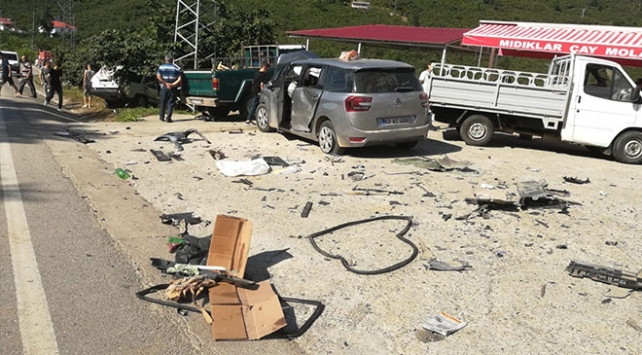 Giresun'da minibüs dereye yuvarlandı 6 ölü 5 yaralı