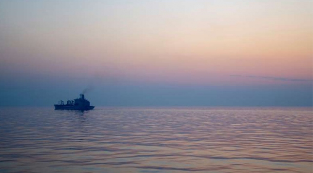 İran Körfezdeki ABD gemilerini anbean izliyoruz
