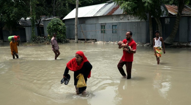 Bangladeşte seller nedeniyle 7,6 milyon kişi tehlike altında