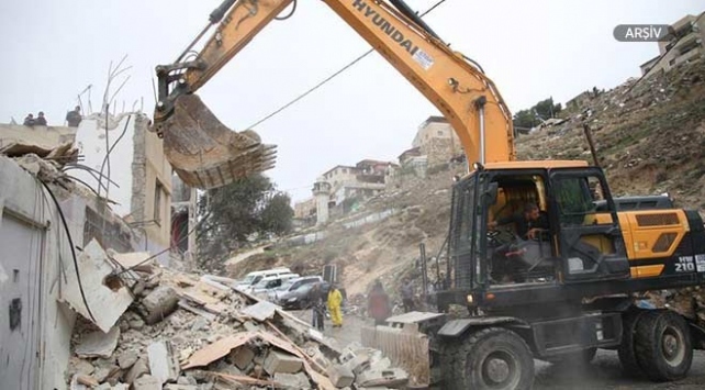 İsrail Batı Şeria'da Filistinlilere ait yapıları yıktı