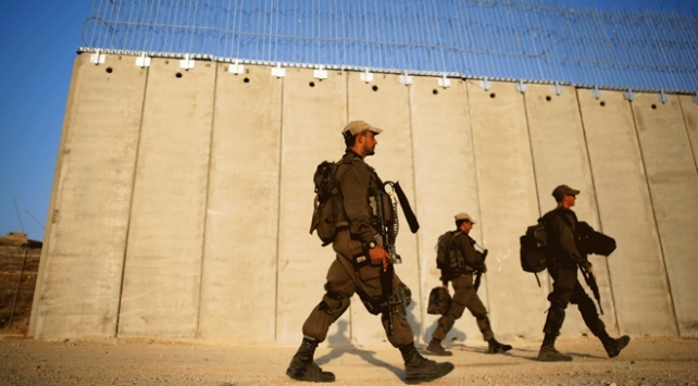 İsrail güçleri Batı Şeria'da 8 Filistinliyi gözaltına aldı