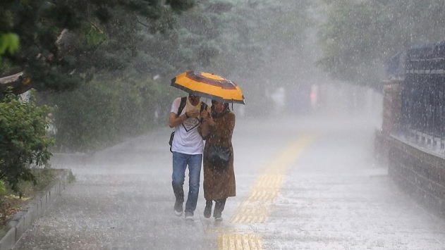 Meteoroloji'den Ankara uyarısı Pazar sabahına kadar devam edecek
