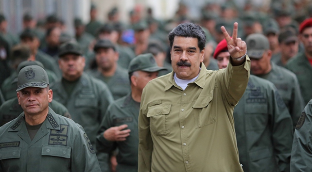 Maduro'dan orduya Kolombiya sınırında tatbikat talimatı
