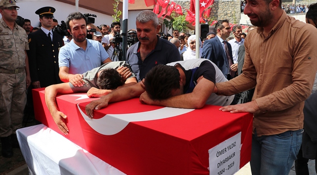 Diyarbakır'ın sivil şehitleri son yolculuklarına uğurlandı