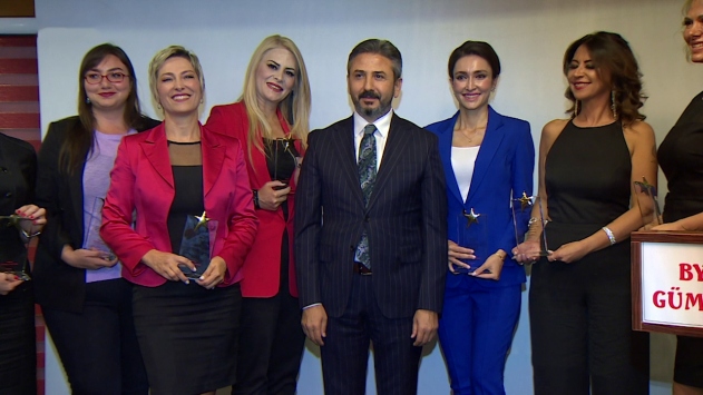 Gümüş Kariyer Ödülleri'nden 3'ü TRT spikerlerine verildi