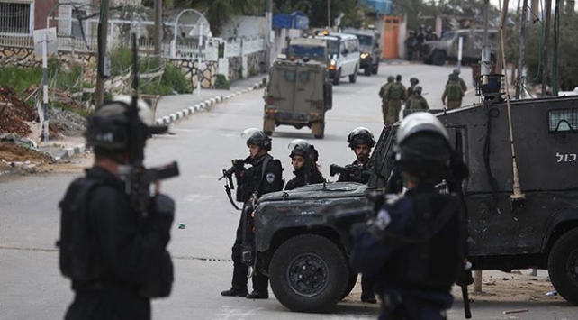 İsrail güçleri biri çocuk 4 Filistinliyi yaraladı