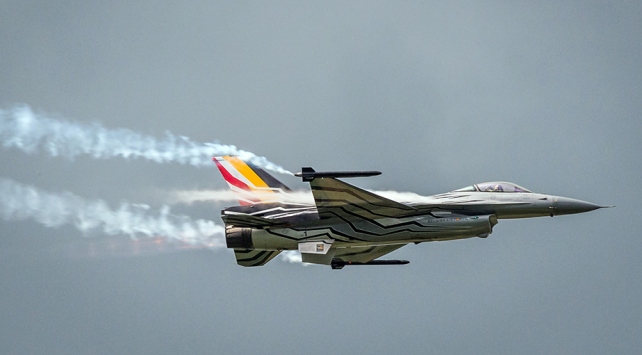 Belçika'ya ait F16 savaş uçağı Fransa'da düştü