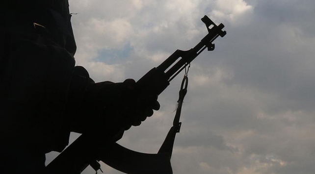 Nijerya'da 90 silahlı çete üyesi yakalandı