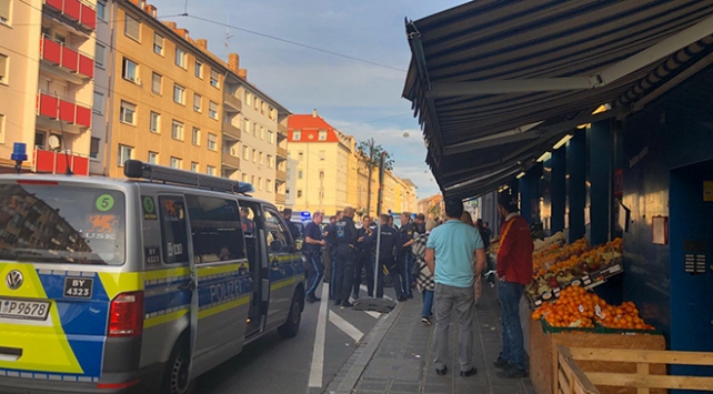 Terör örgütü yandaşları Almanya'da Türk derneği ve marketine saldırdı