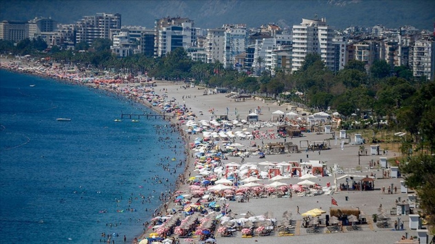 Ukraynalı 1 5 milyon turistin 800 bini Antalya'yı tercih ediyor