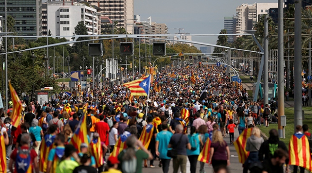 Katalonya'da grevler nedeniyle bazı uçuşlar iptal edildi