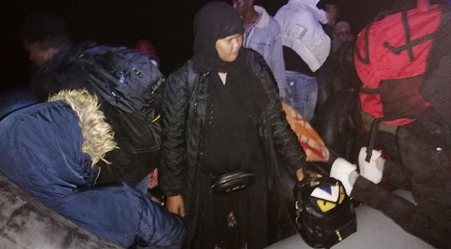 İzmirde 37 düzensiz göçmen yakalandı