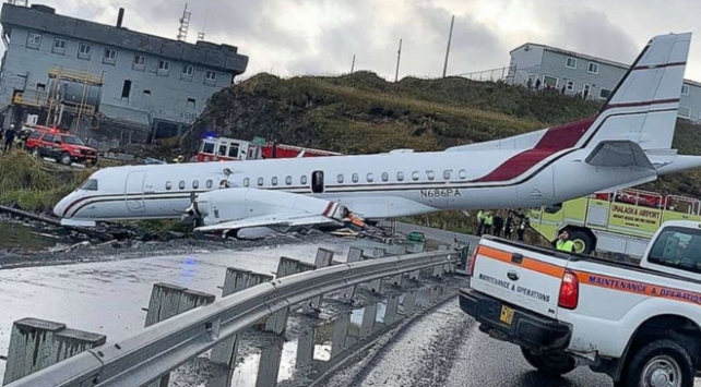 Alaskada yolcu uçağı pistten çıktı: 1 ölü, 10 yaralı
