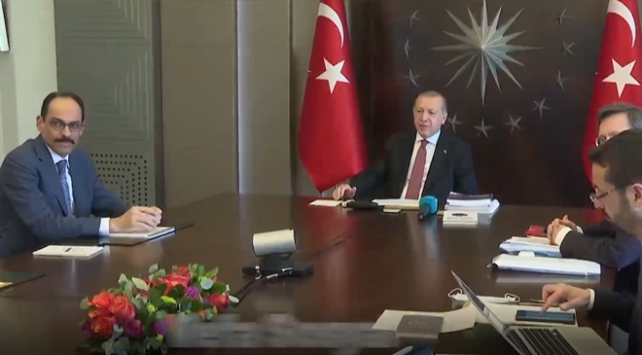 Cumhurbaşkanı Erdoğan, yardım alan ailelerle görüştü