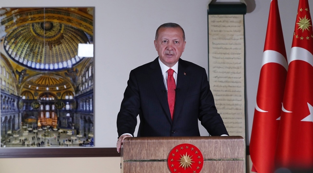 Cumhurbaşkanı Erdoğan tarih verdi: Ayasofyada ilk namaz 24 Temmuzda