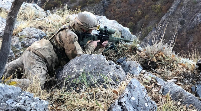 PKKnın sözde komutanı saklandığı mağarada etkisiz hale getirildi