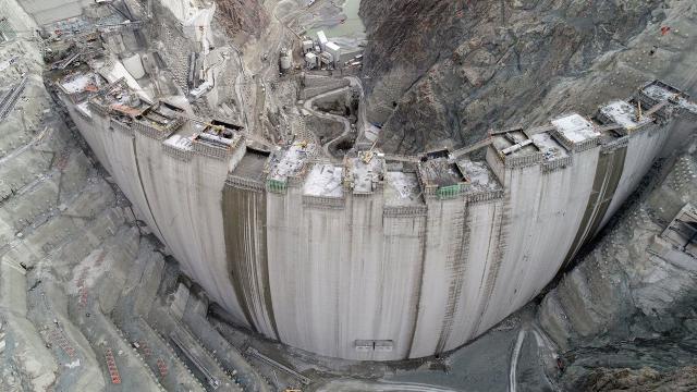 Türkiyenin en yüksek barajında son düzlük