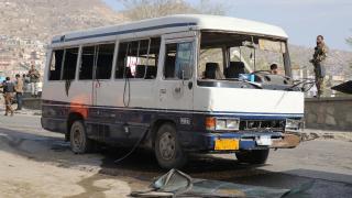 Afganistan'da minibüse bombalı saldırı: 6 ölü