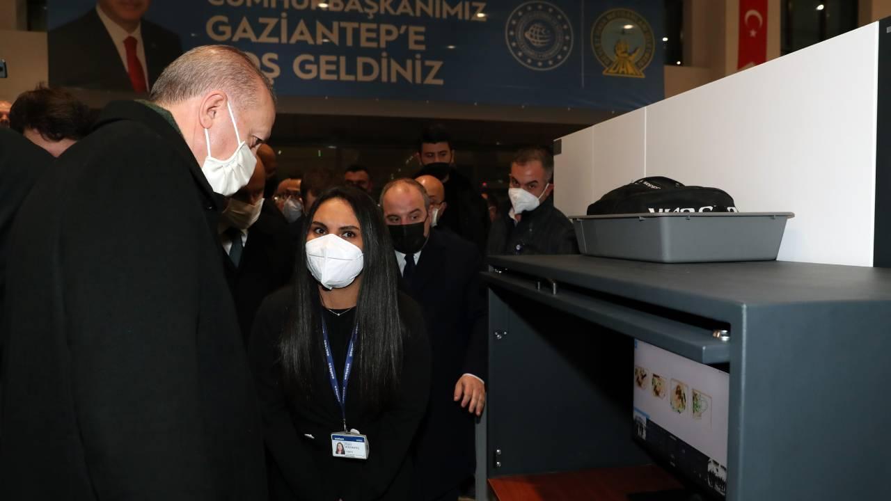 Erdoğan, ASELSAN'ın yerli ARIN X-ray bagaj kontrol cihazını inceledi - Son  Dakika Haberleri