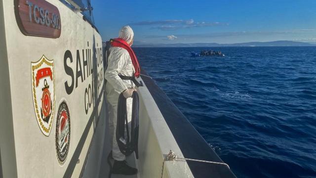 Sahil Güvenlik, Yunanistanın ölüme terk ettiği 15 bin kişiyi kurtardı