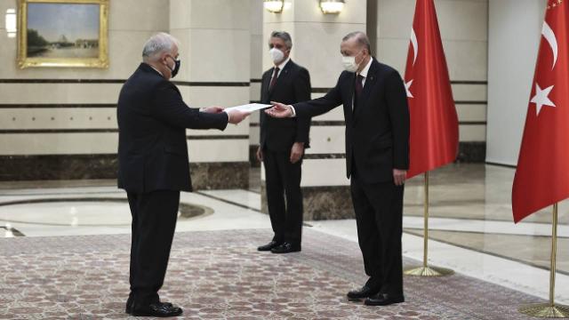 Yunanistan Büyükelçisi Lazaris, Cumhurbaşkanı Erdoğana güven mektubu sundu