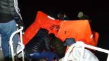 Yunanistan'ın ölüme terk ettiği 28 düzensiz göçmen kurtarıldı