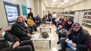 Samsun'da bir araya gelen yazarlar kitaplarını kütüphaneye bağışladı