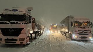 TAG Otoyolu'nda ulaşıma kar engeli