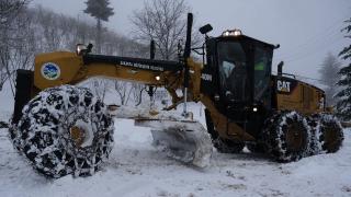 Sakarya ve Düzce'de kar nedeniyle ulaşıma kapanan 66 yol açıldı